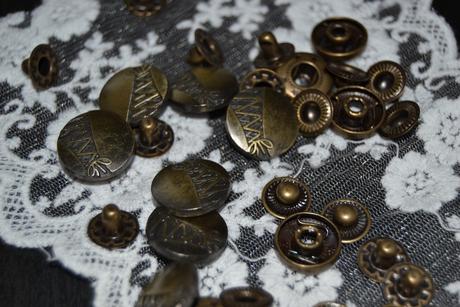 Sada nitovacích ozdobných cvokov 20ks s náradím,