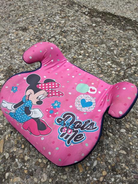 Darujem podsedák do auta, 