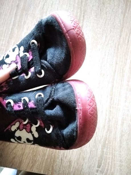 Platené tenisky monsters, 29