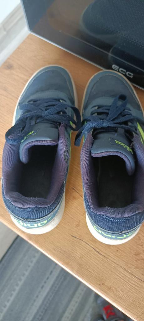 Botasky č. 37, adidas,37