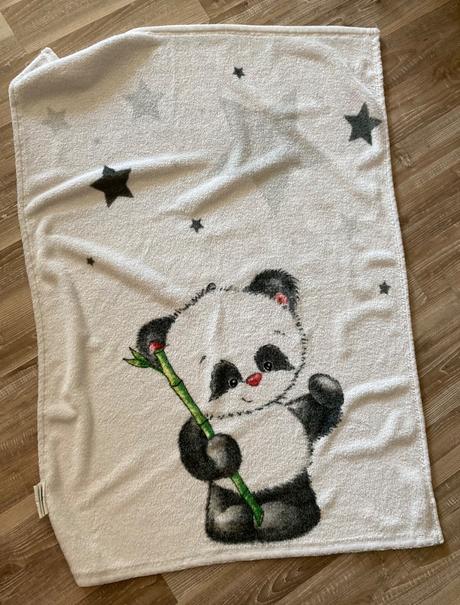 Krásna dečka  panda, 