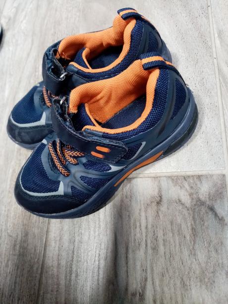 Svietiace botasky, lupilu,25