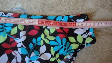 1x oblecene listocky, resort,48