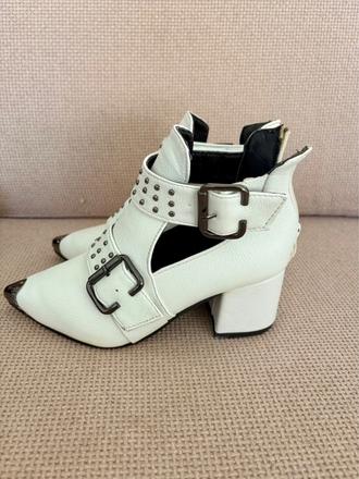 Členkové čižmy, 35