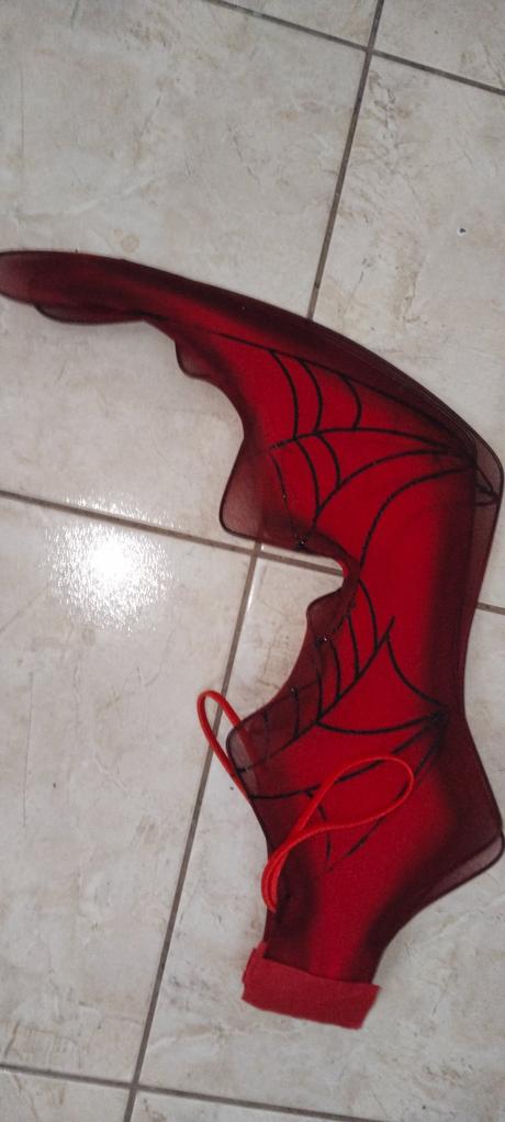 Krídla červené netopier, čert, chlapci aj dievčatá, 