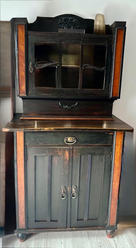 Krasny secesny sekretar - cca 1900 - 1920, 