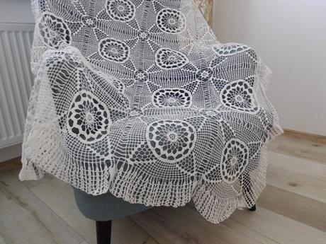 Veľký biely obrus ručne uháčkvaný biely, 