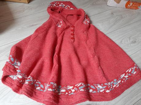 Dievčenské  pončo, 104