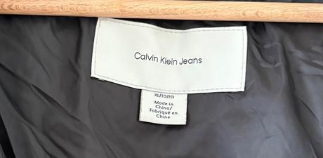 Krátka páperová bunda, značka calvin klein, calvin klein,xl