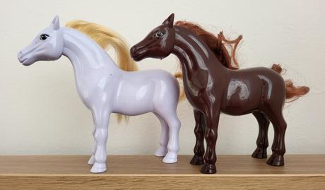 2x kôň s pohybujúcou hlavou, 