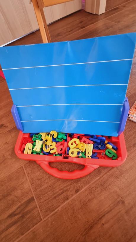 Tabula magneticka a na kriedu,