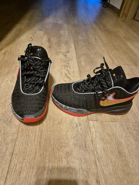 Tenisky adidas lebron xl20 č.37 výborný stav, adidas,37