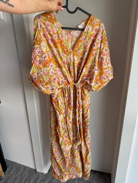 Monki prehoz na plavky alebo šaty, m