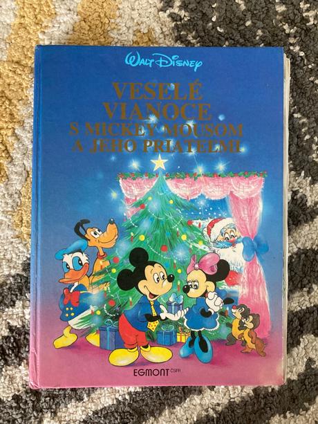 Veselé vianoce s mickey mousom a jeho priateľmi,