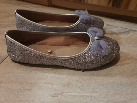 Strieborné balerínky, 36