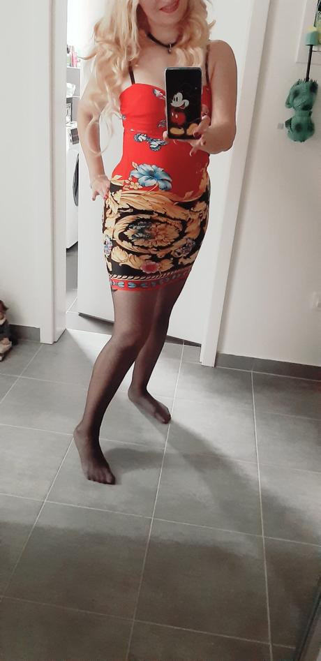 Krasne saty zdobene kamienkani uni velkost, m