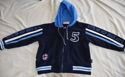 Hrubšia mikina, 122