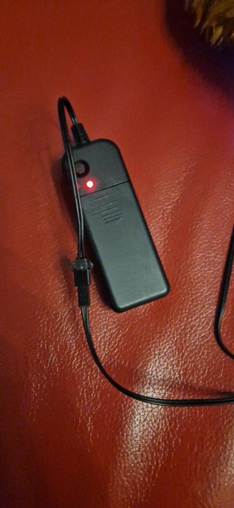 Medveď maska svietiaca, 