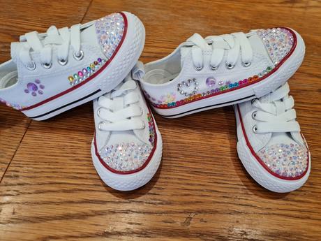 Dievcenske tenisky, 24