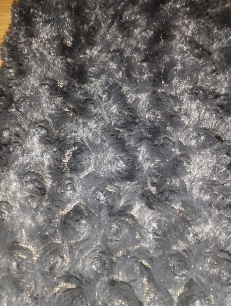 Teplý chlpatý nákrčník, 