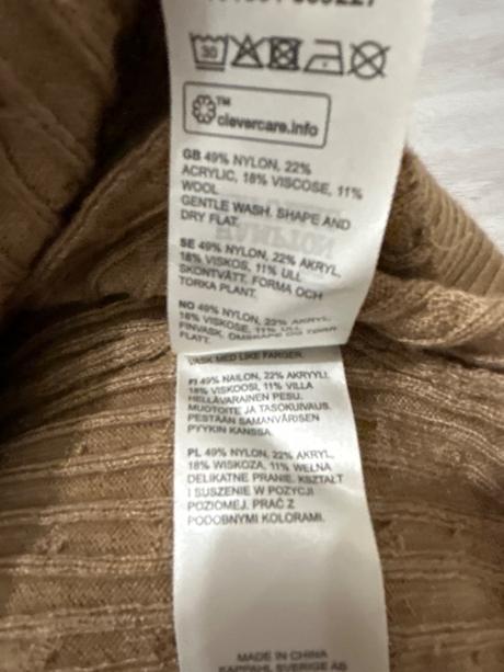 Pulóver hampton r z príjemného materiálu, m