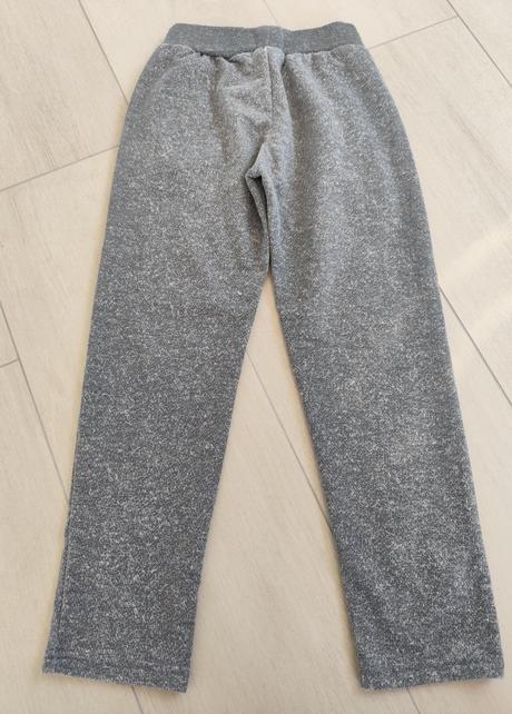 Predám dievčenské teplaky, grace,122