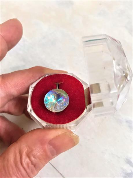 Náušnice zrkadlovky, 