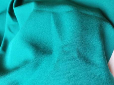 Smaragdové šaty, 36