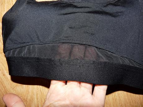 Prekrížené ramienka, 158