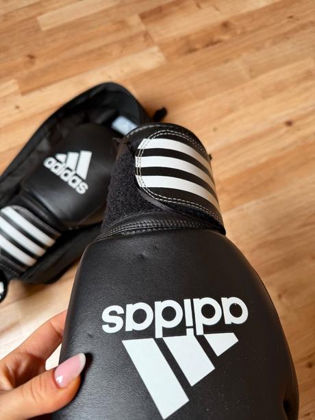 Boxerské rukavice adidas, 