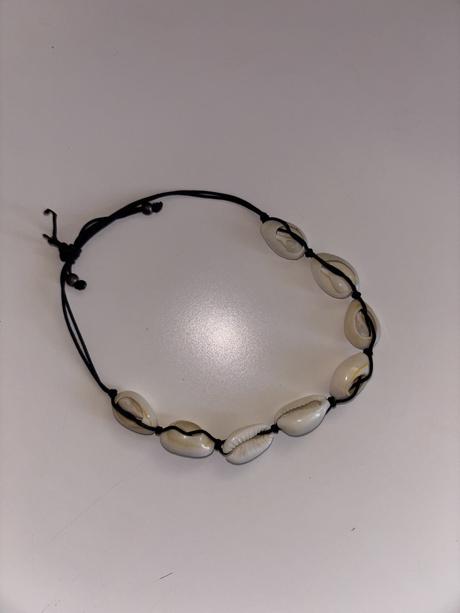 Mušličkovy náramok, bijou brigitte