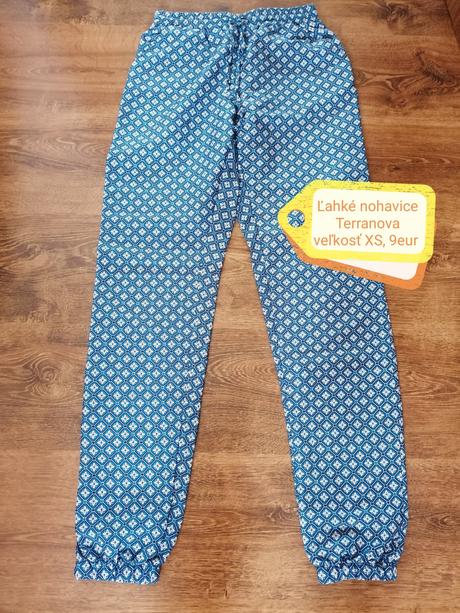 Balík oblečenia, s