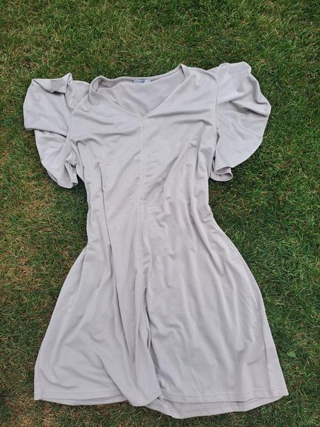 Moderné šaty, gate,42