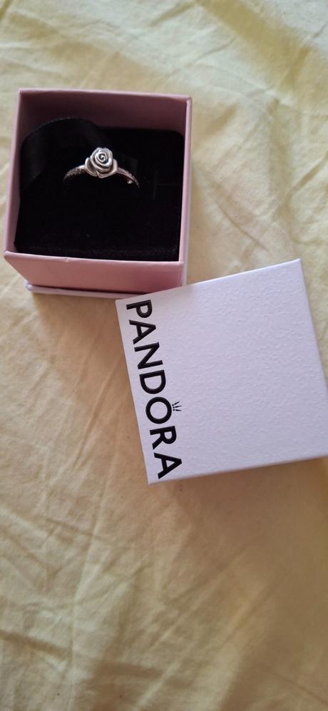 Prsteň ruža pandora, pandora