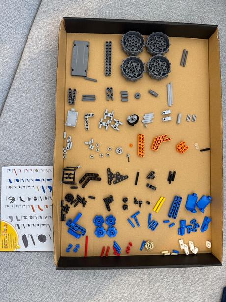 Lego technic buldozér 42071,