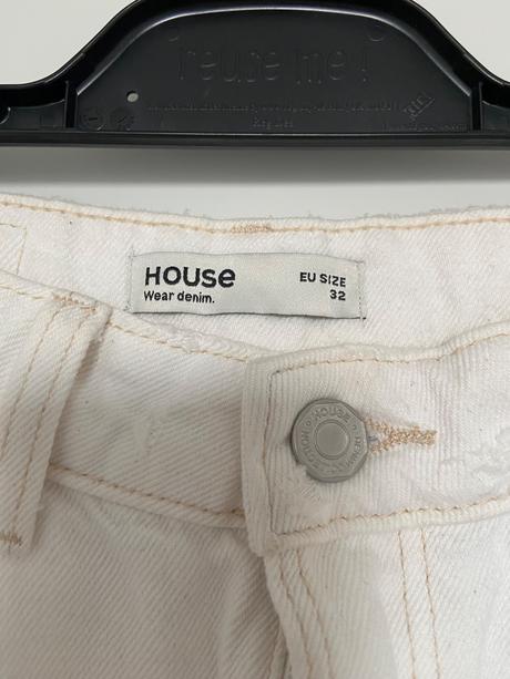 Biele kraťasy, house,32