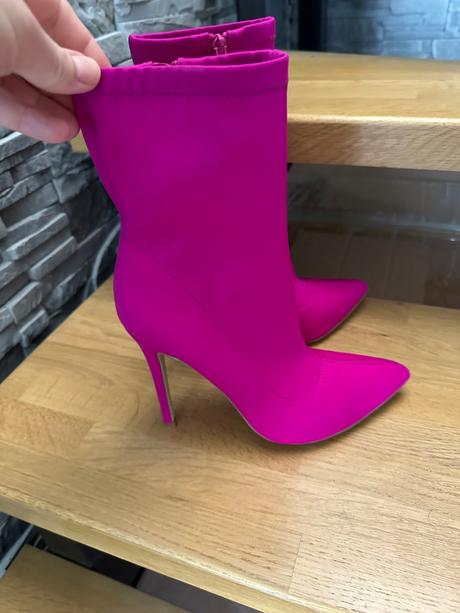 Elasticke cizmicky, 38