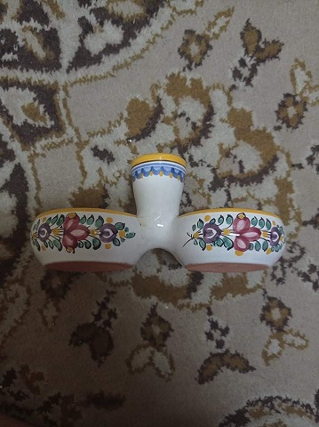 Modranska keramina korenicka poskodena, 