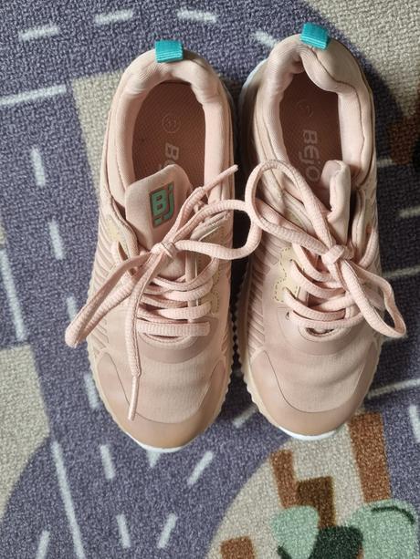 2x tenisky v.31  aj do telocvicne, 31