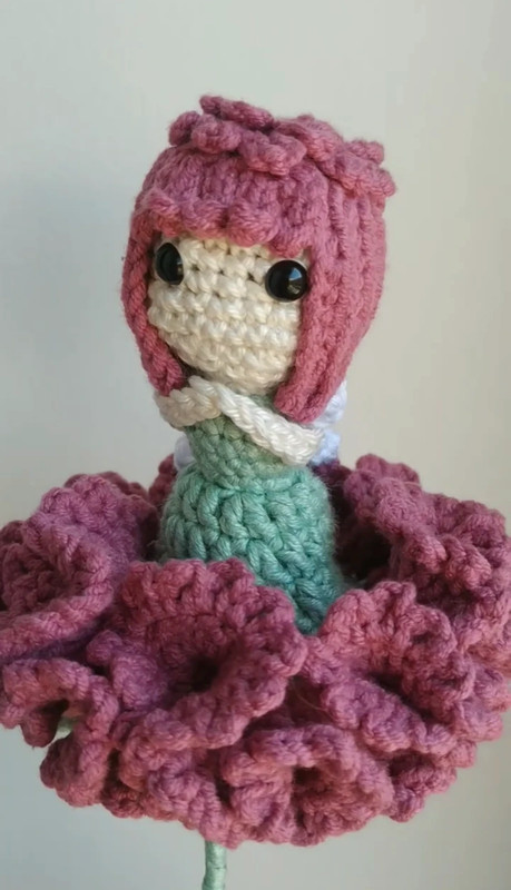 Háčkovaný kvet - víla, 