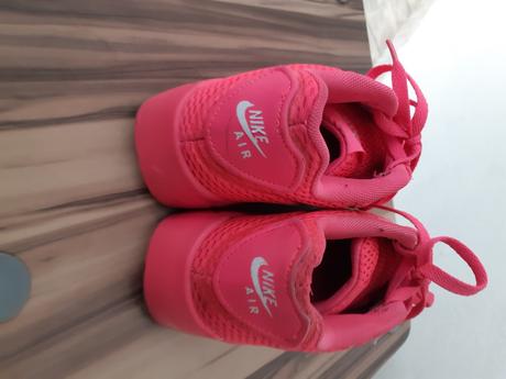 Ružové tenisky, 37