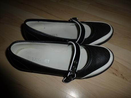 Malo nosene cierno-biele, 38