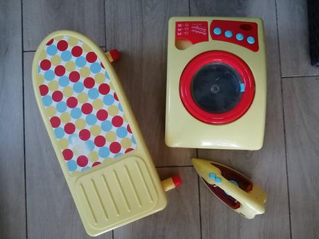 Žehlička, práčka, žehliaca doska, 