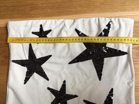 Minišaty s flitrovými hviezdami, l