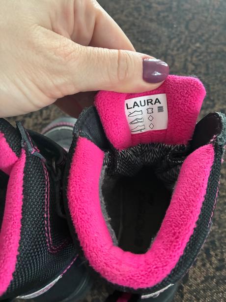 Cizmi vo vynikajucom stave, protetika,24