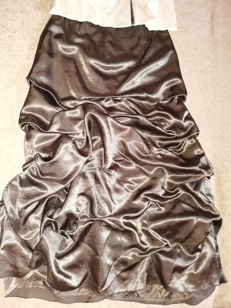 Spoločenské šaty, 36