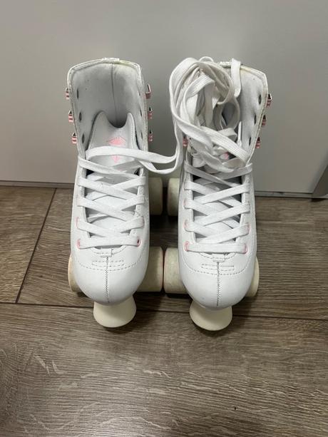 Kolieskové korčule, 33