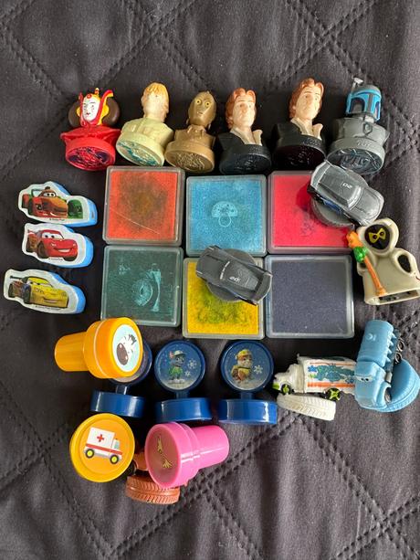 Pečiatky star wars,cars,labková patrola a iné, 