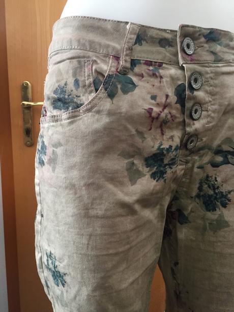 Kvetované nohavice, veľ. 38, sedia viac, 38