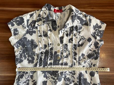 Krásne dámske šaty s opaskom, 44